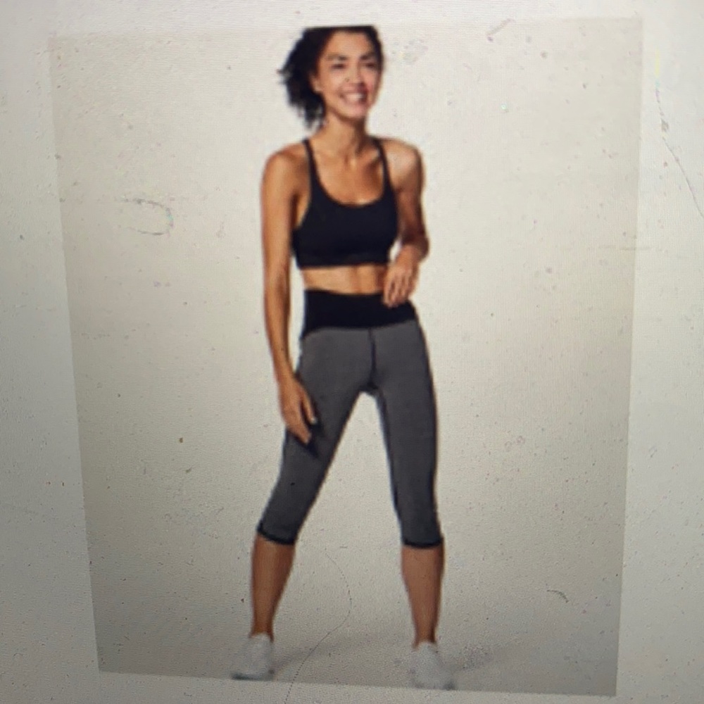 Lululemon train times crop 17” size 2